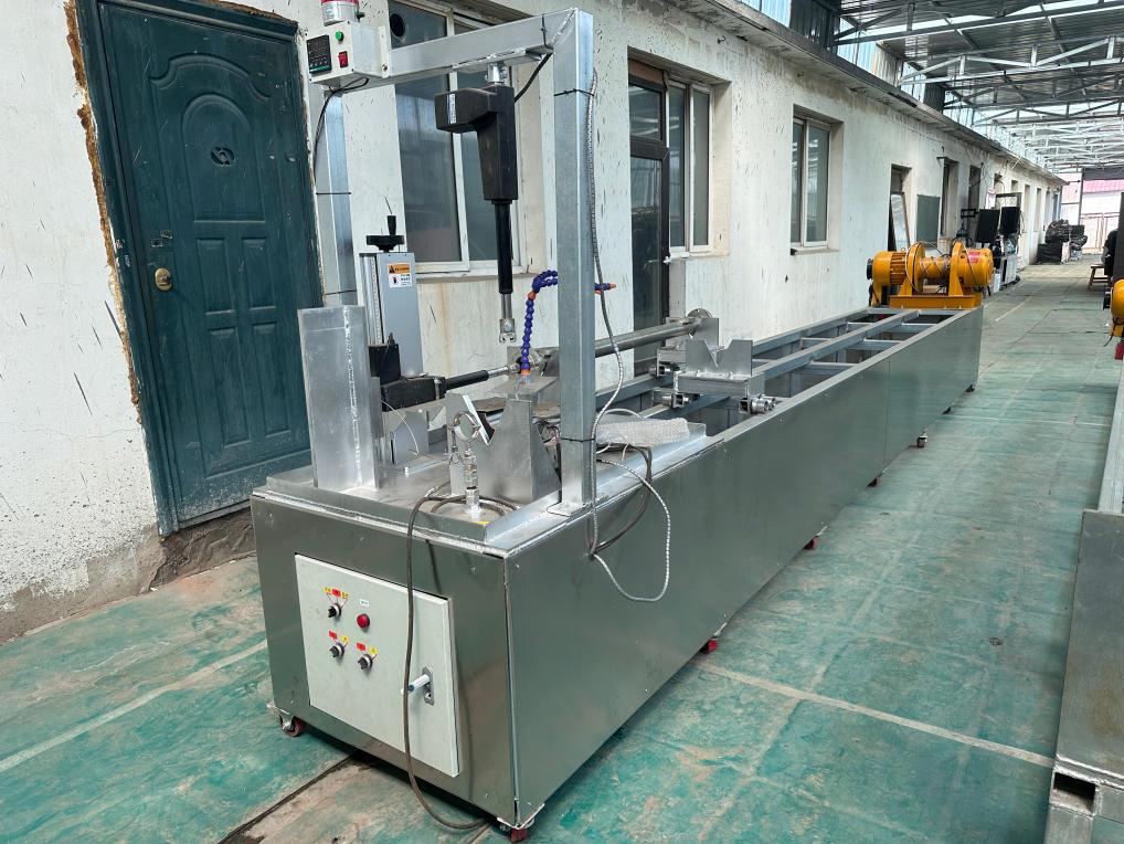 衬氟液位计拉管翻边一体机