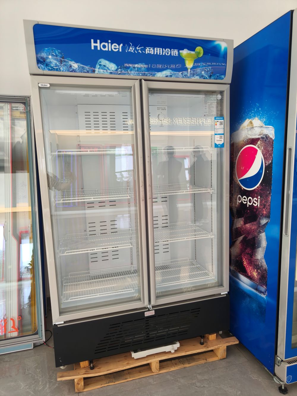 Haier Beverage cooler glass door wahaha