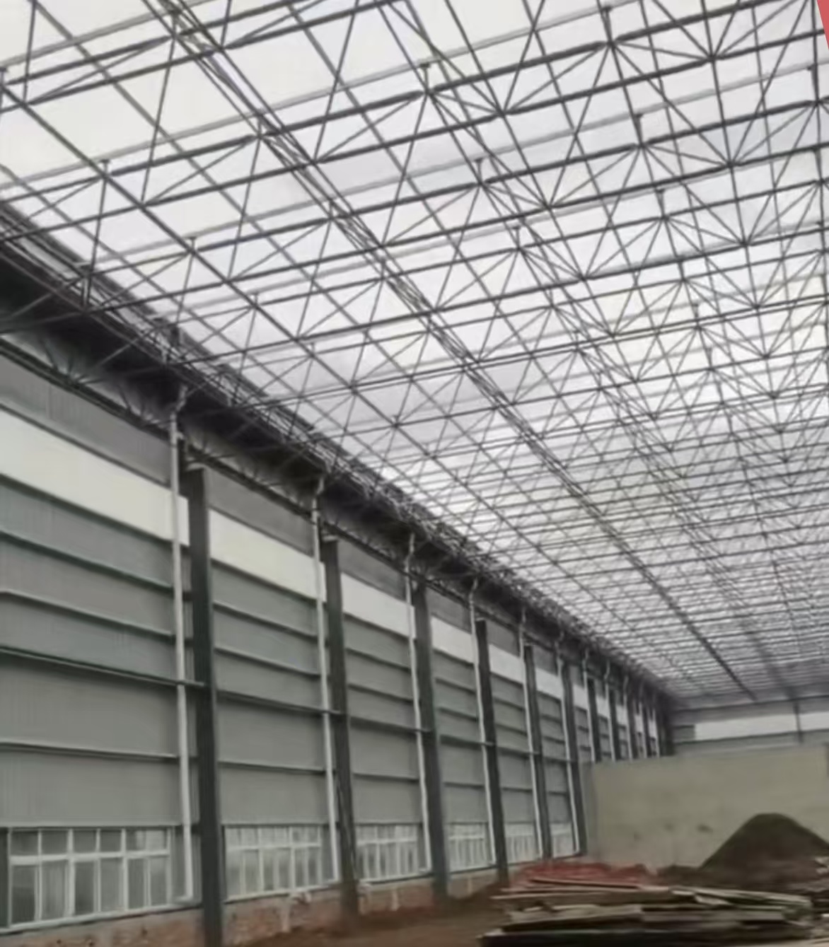 青岛工厂厂房网架项目即将施工完成