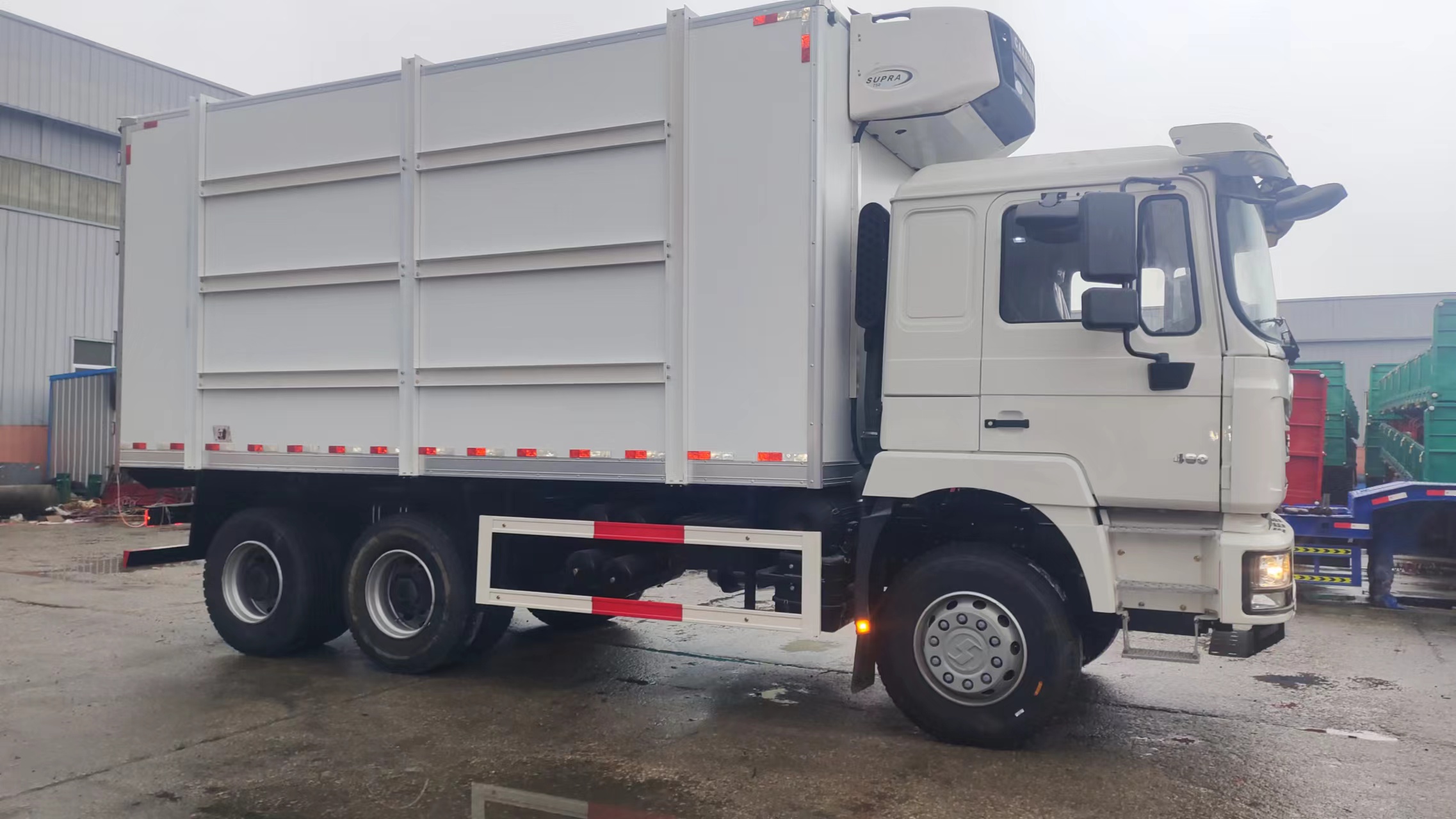 Refrigerated truck