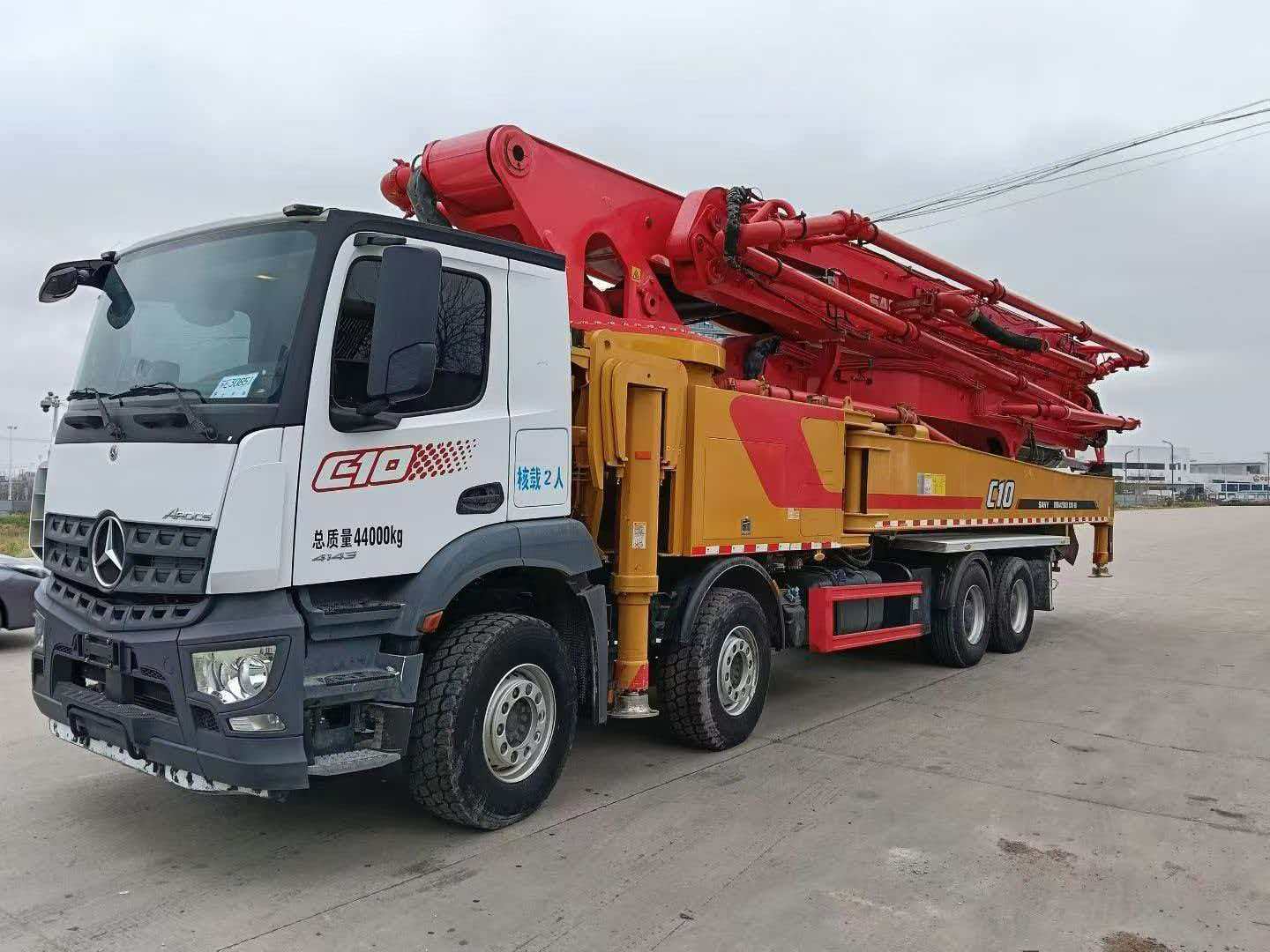 Mercedes chassis, Sany body 62 meters