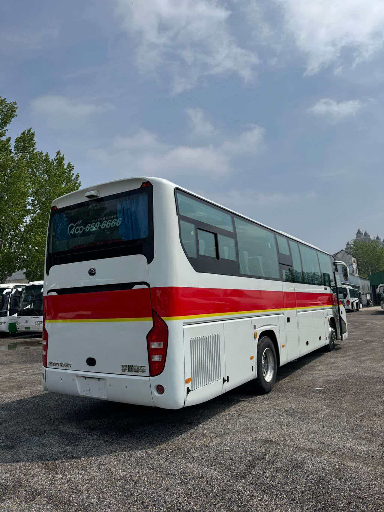 Yutong bus with 50 seats