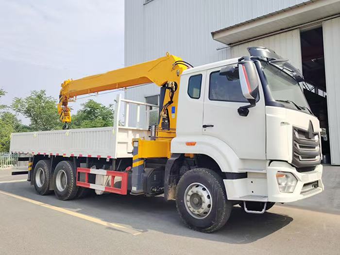 Truck-mounted crane