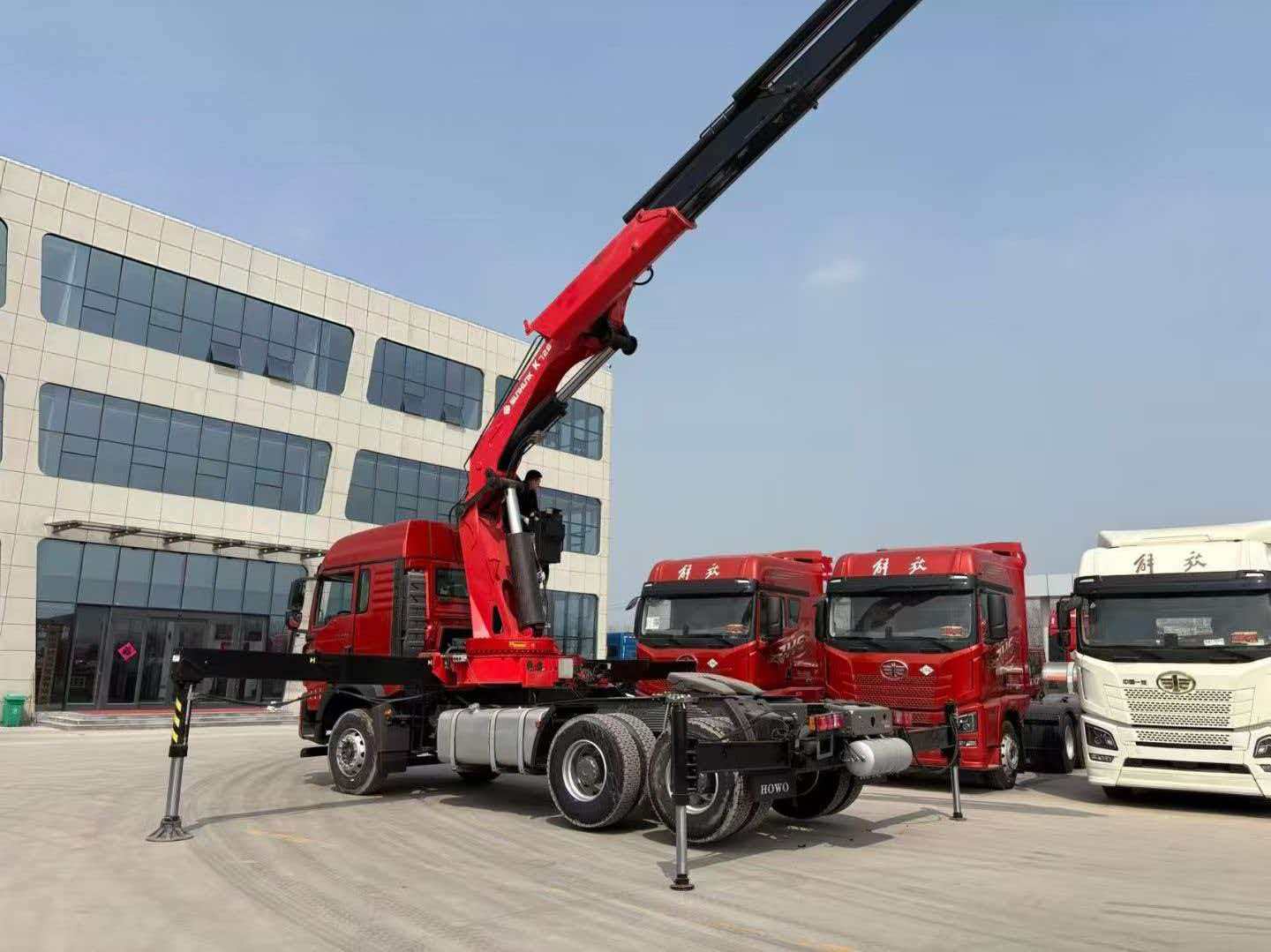 Trailer-mounted folding boom truck-mounted crane