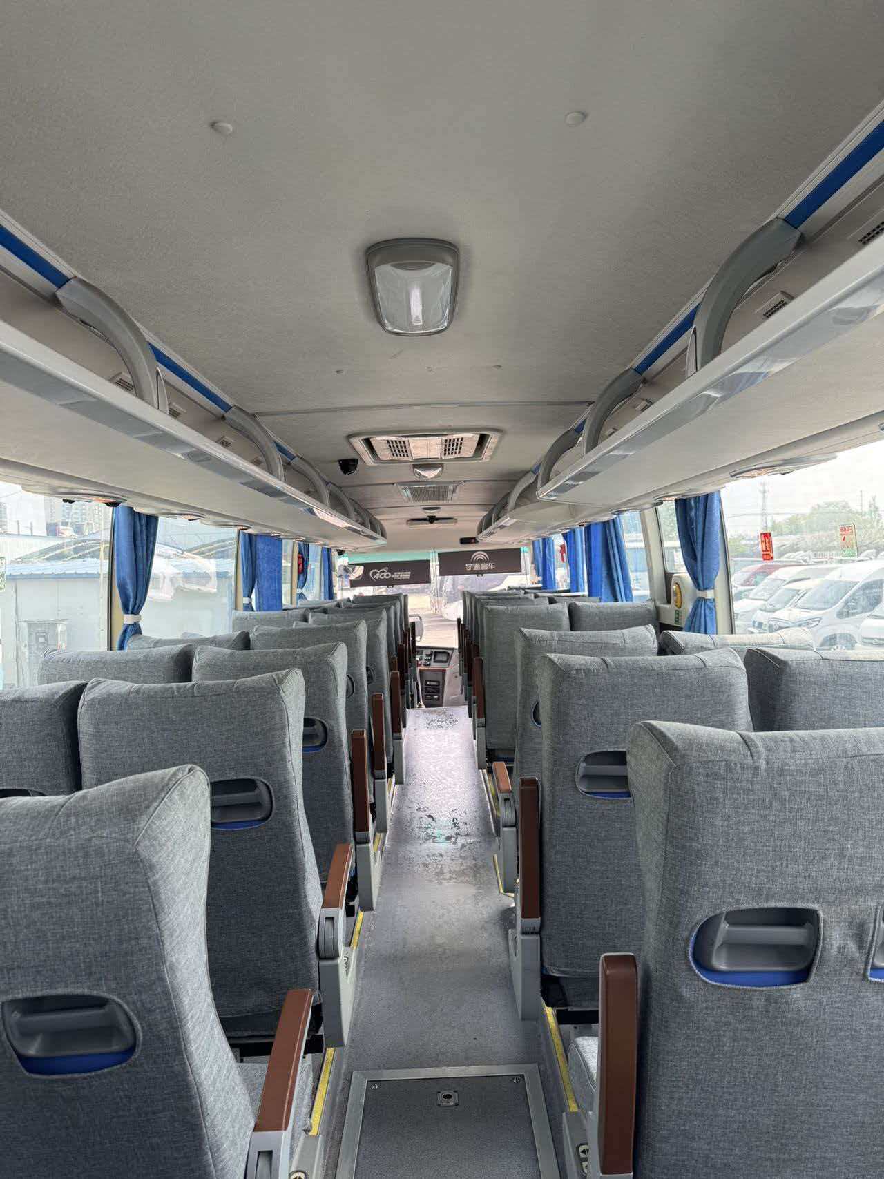 Yutong bus with 50 seats