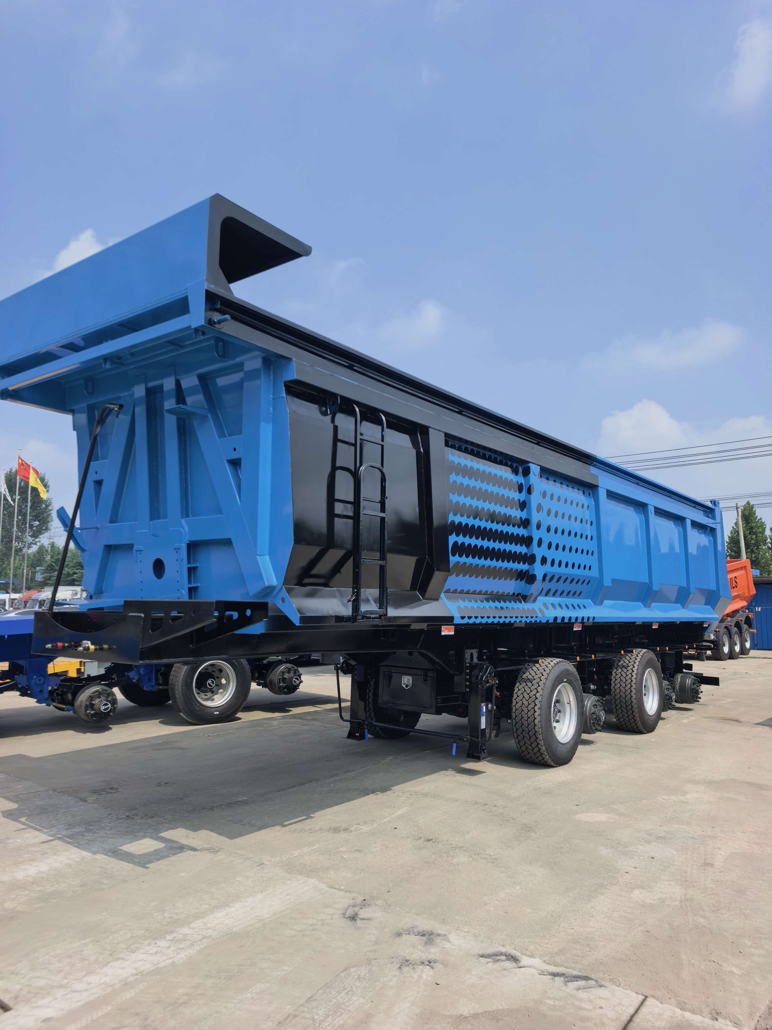End‑dump semi‑trailer