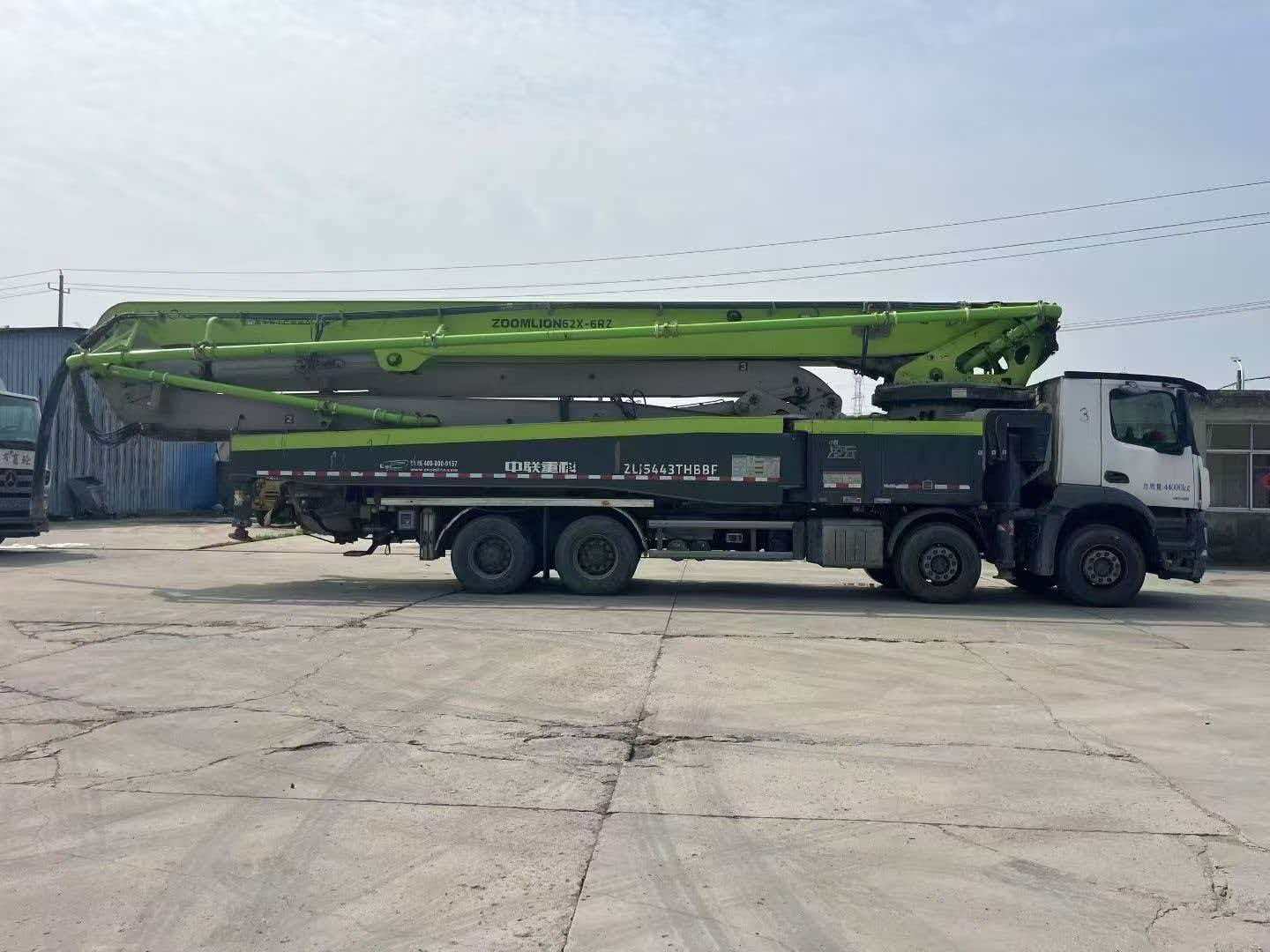 52-meter Mercedes-Benz Zoomlion pump truck