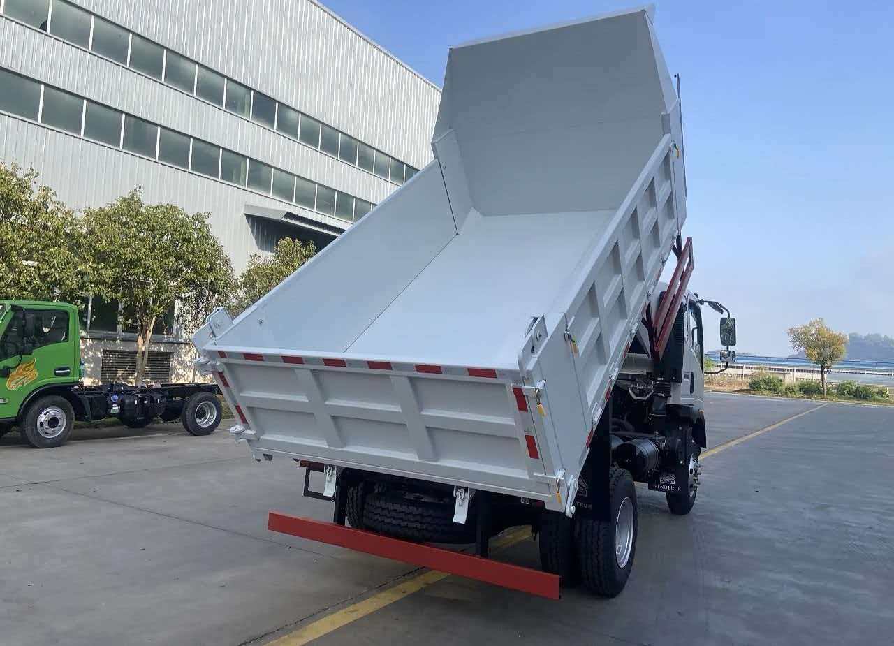 Howo mini light truck. Dump truck.