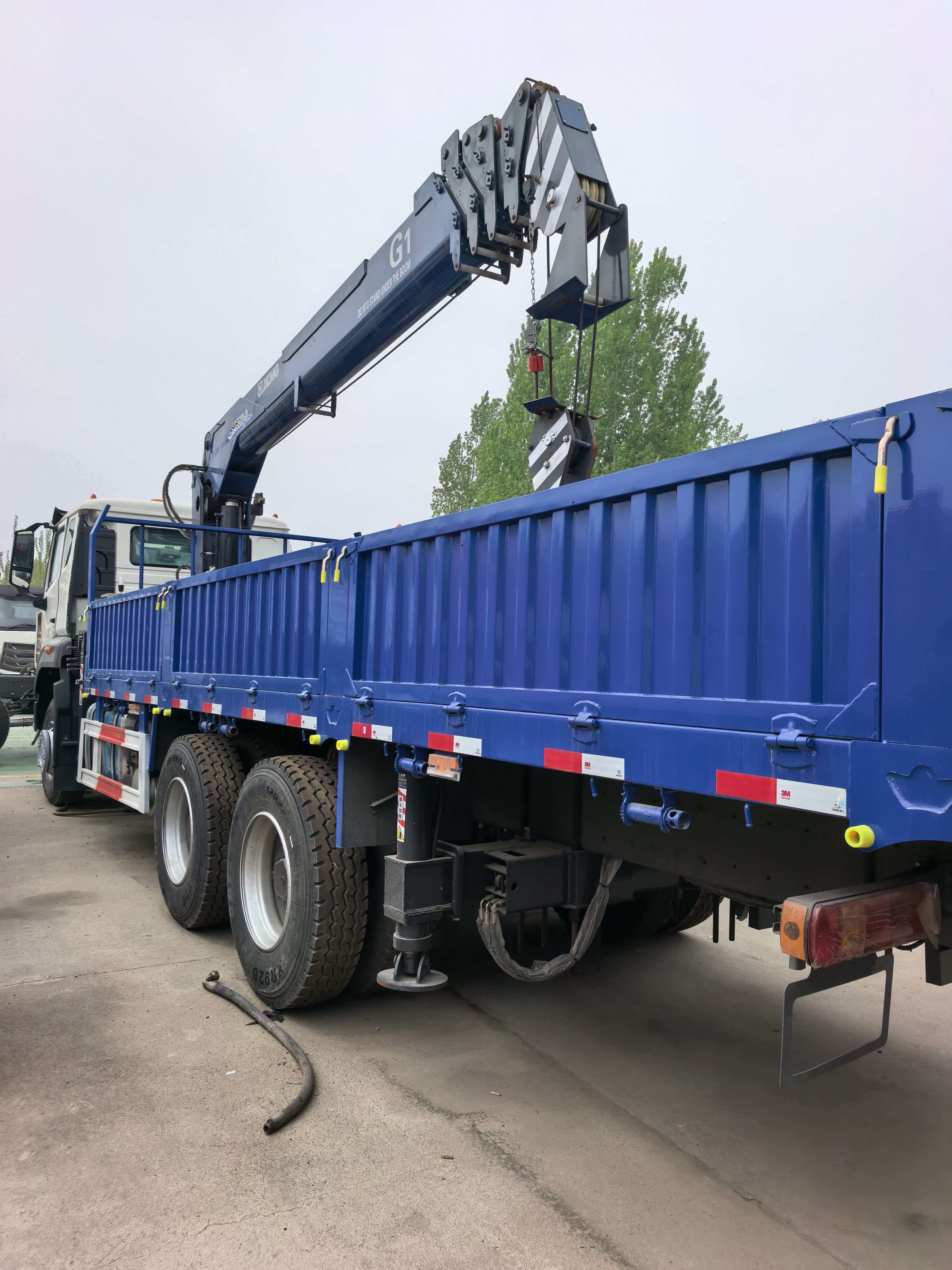 CYTS NX12-ton truck-mounted crane