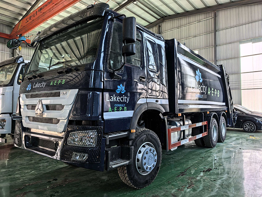 Garbage truck