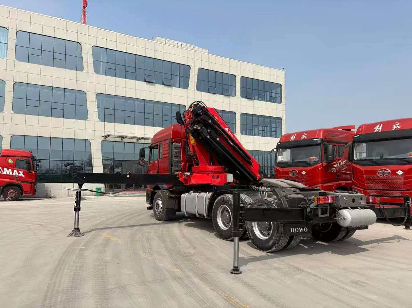 Trailer-mounted folding boom truck-mounted crane