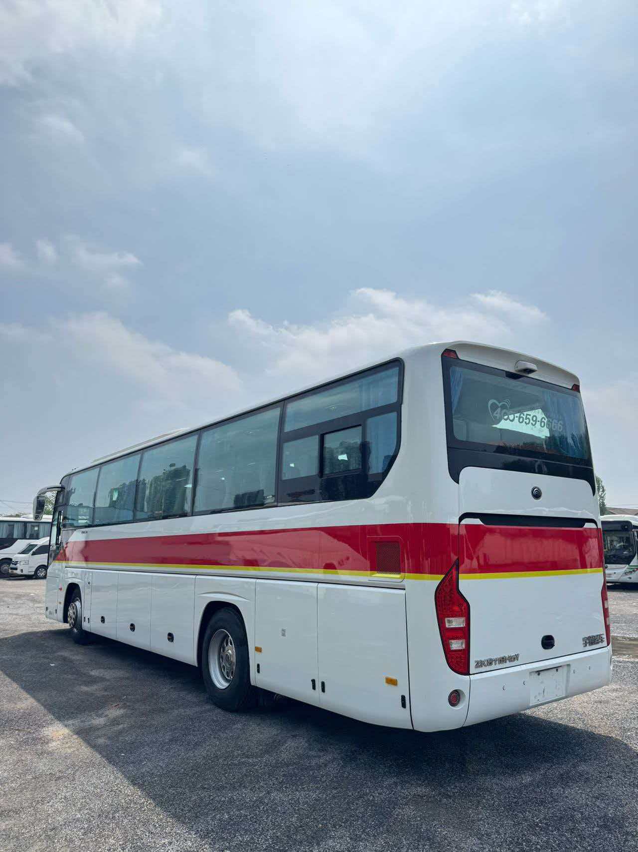 Yutong bus with 50 seats