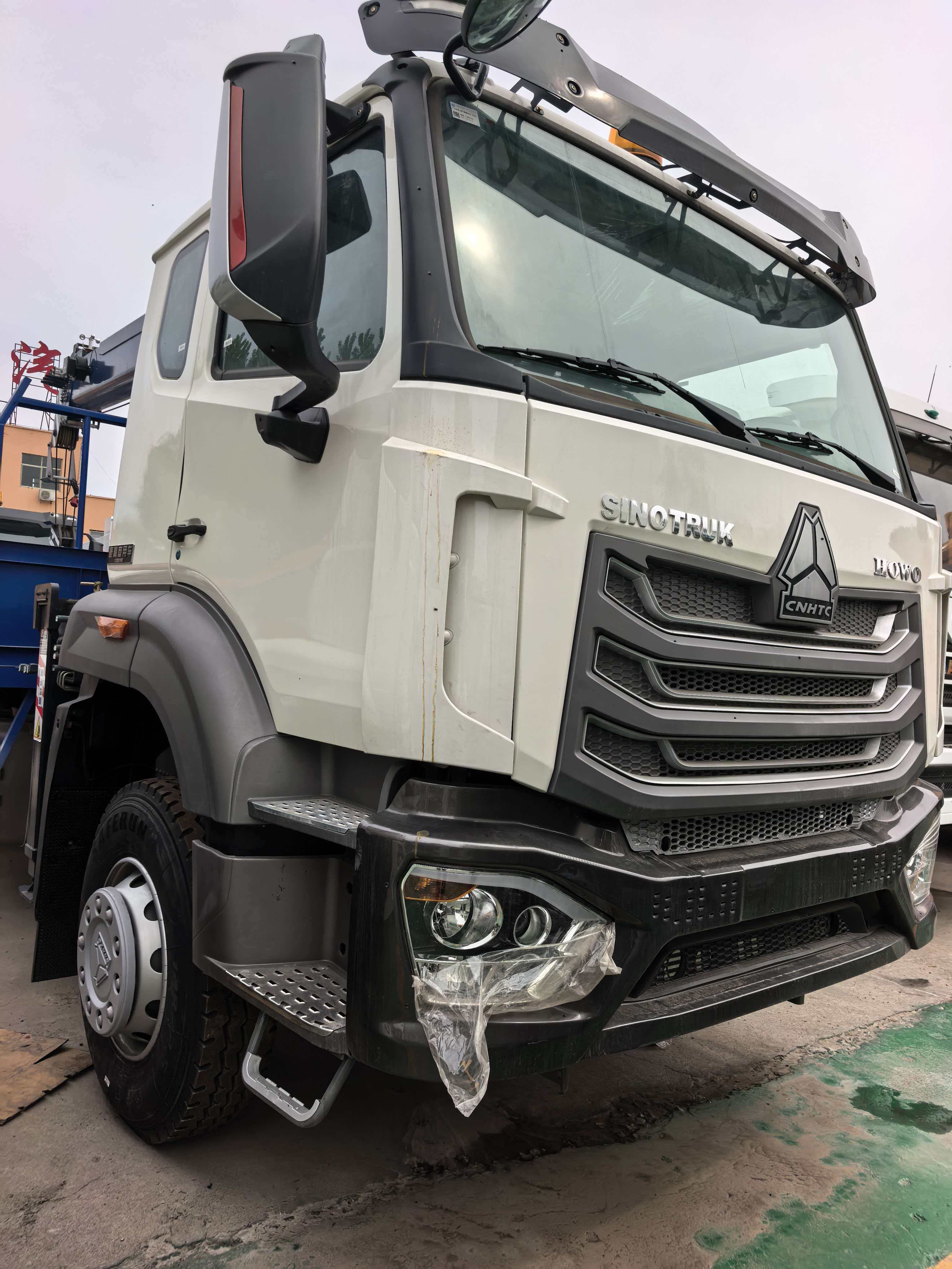 CYTS NX12-ton truck-mounted crane