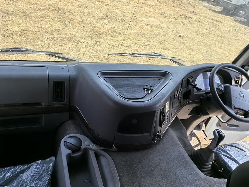 Howo 371 right-hand drive
