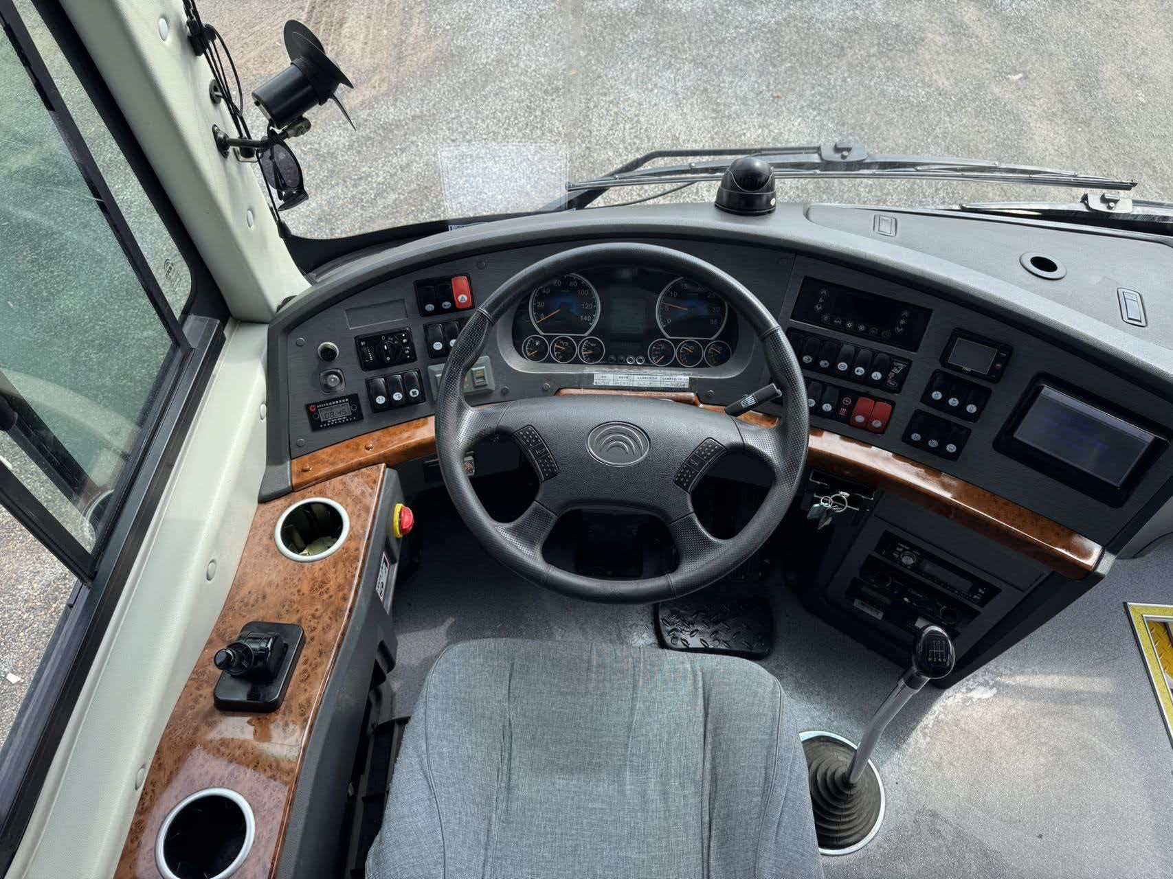 Yutong bus with 50 seats