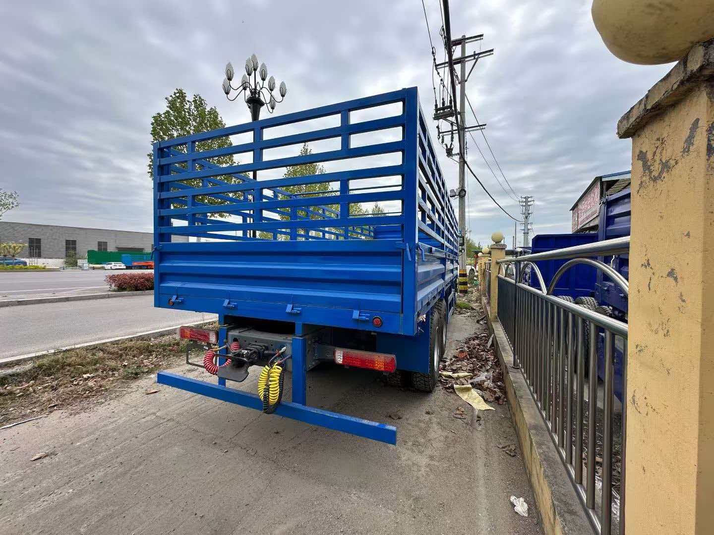 Flatbed truck