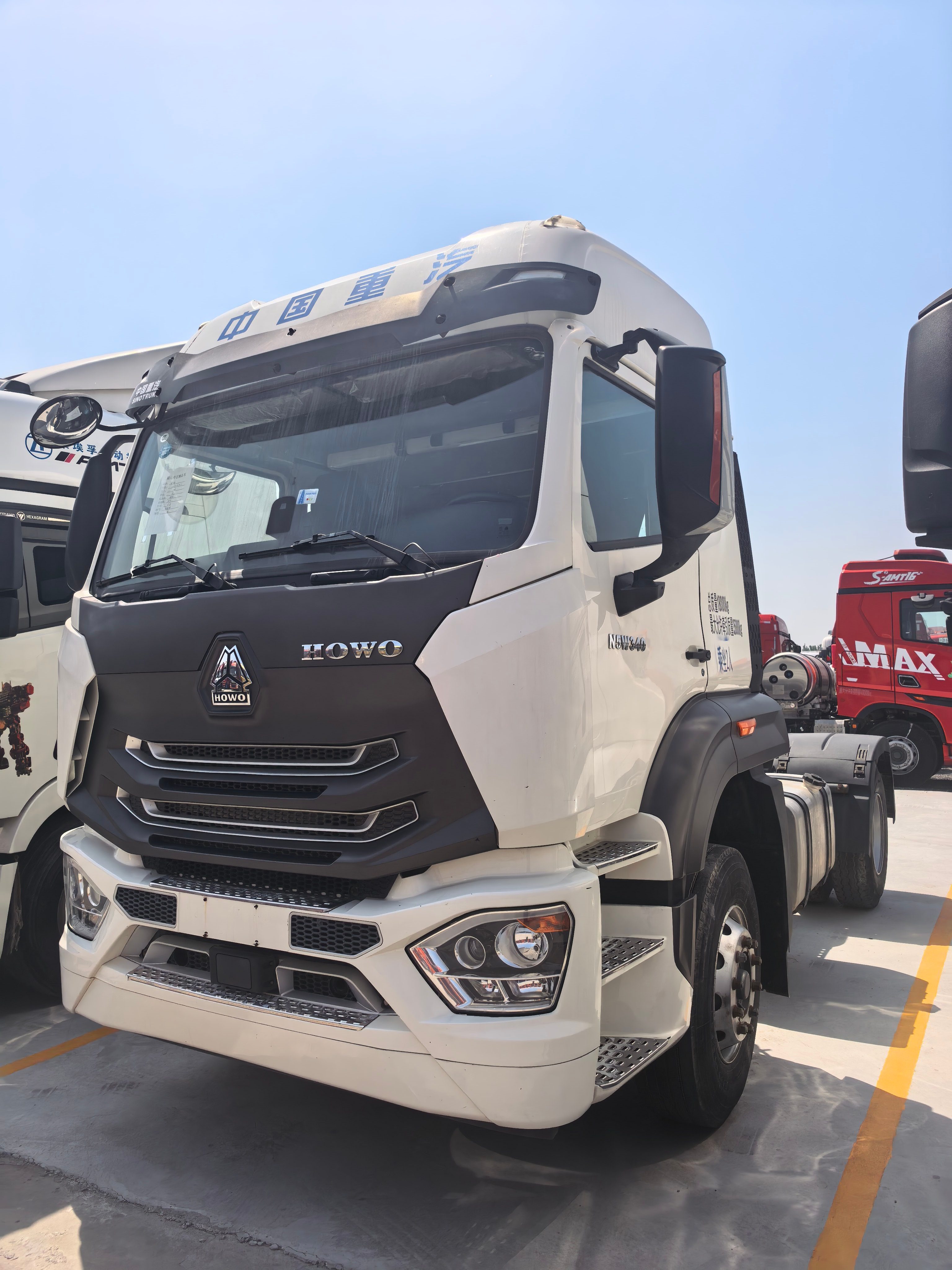 SINOTRUK HOWO 4×2 tractor head