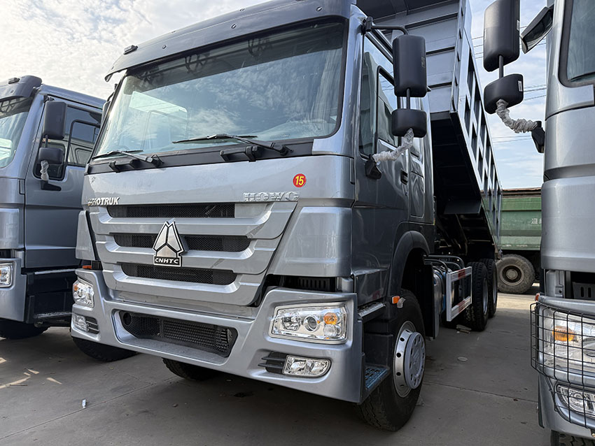 Howo 4x2 dump truck