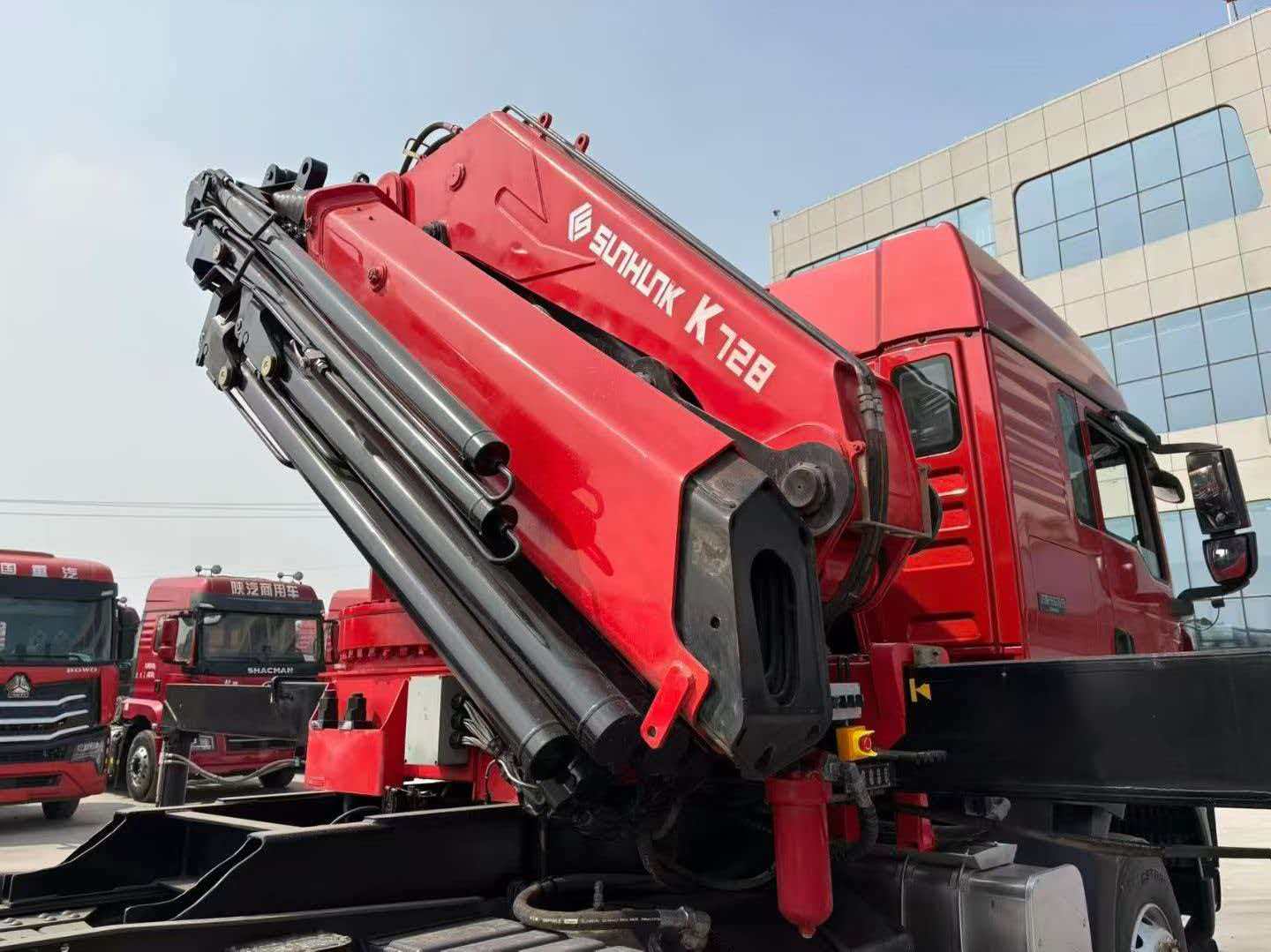 Trailer-mounted folding boom truck-mounted crane