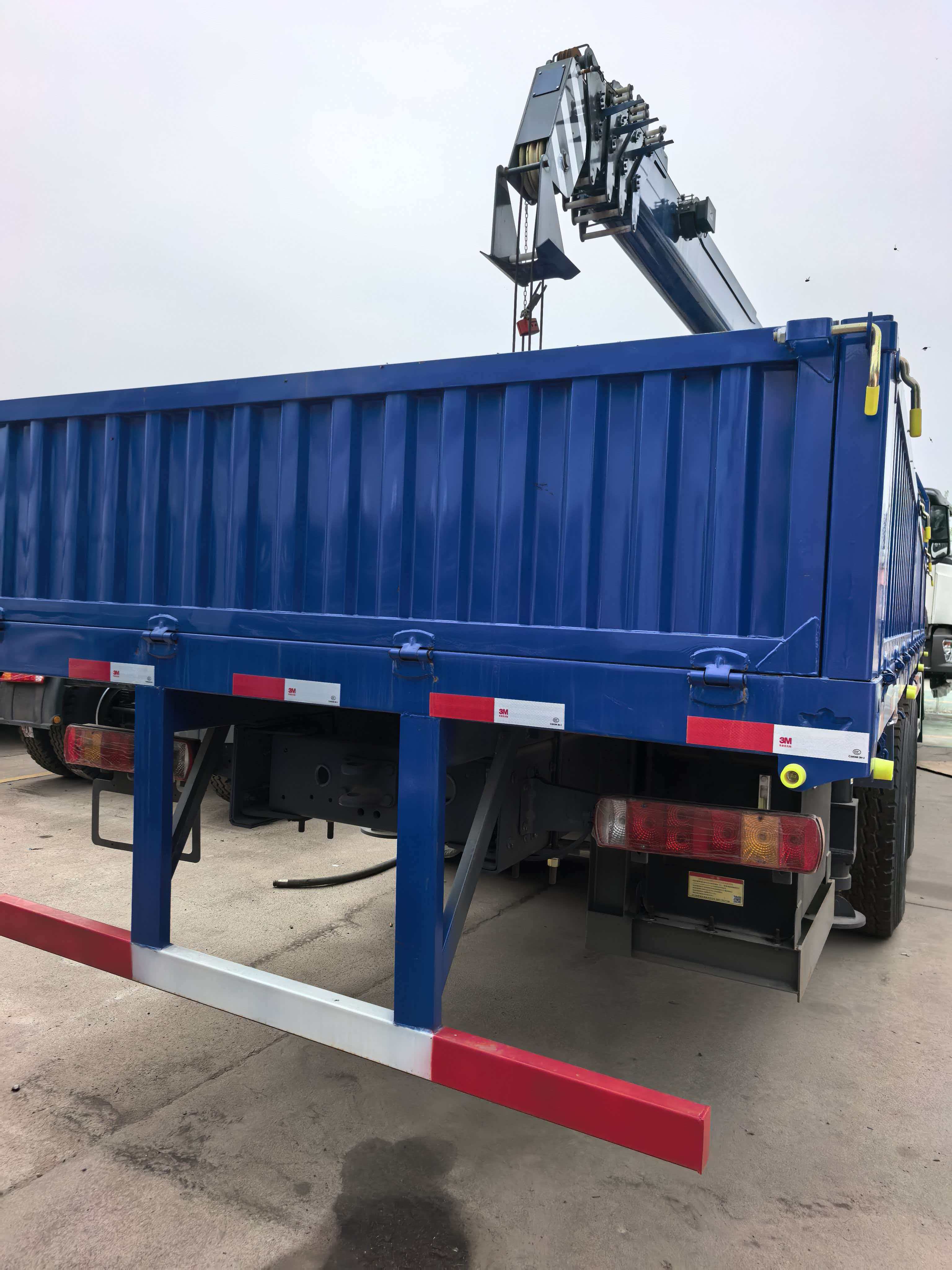CYTS NX12-ton truck-mounted crane