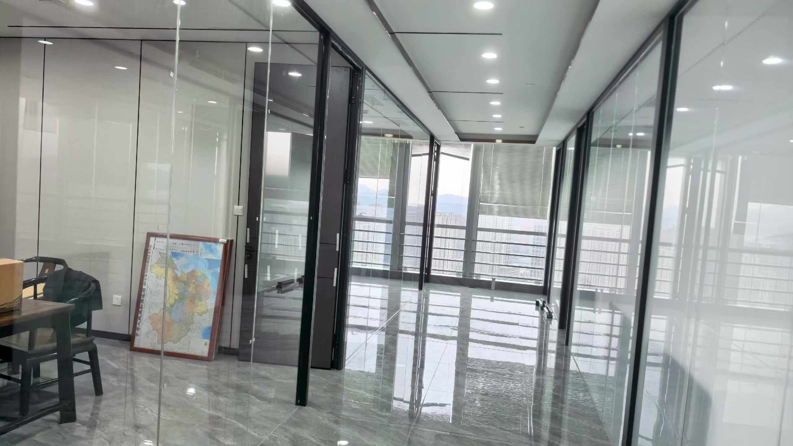 济南全景玻璃隔断厂家