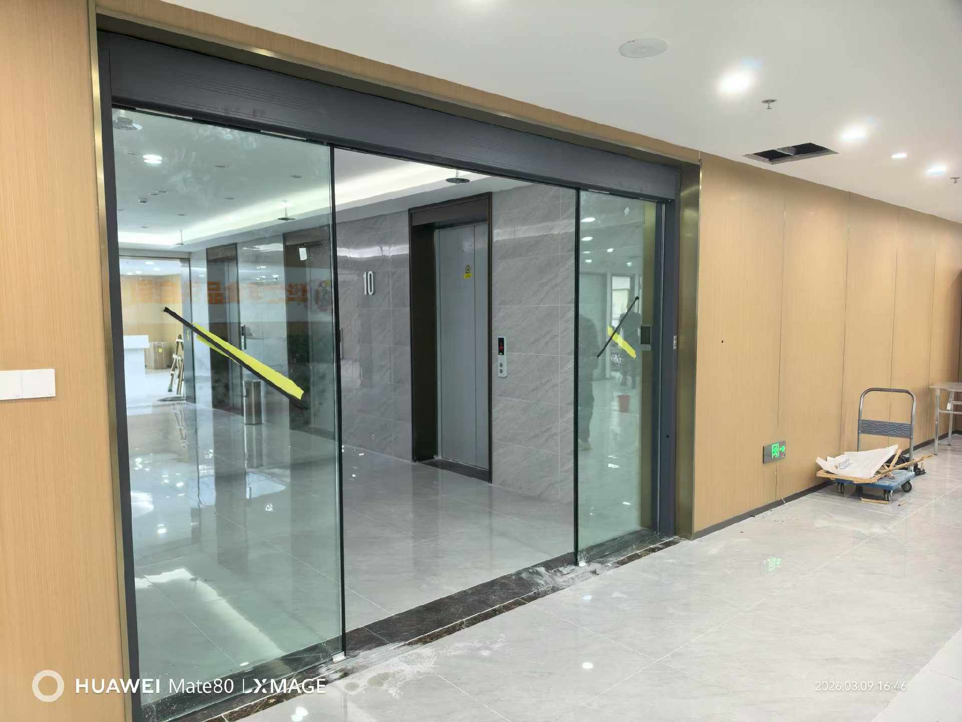 无边框自动门配刷脸系统