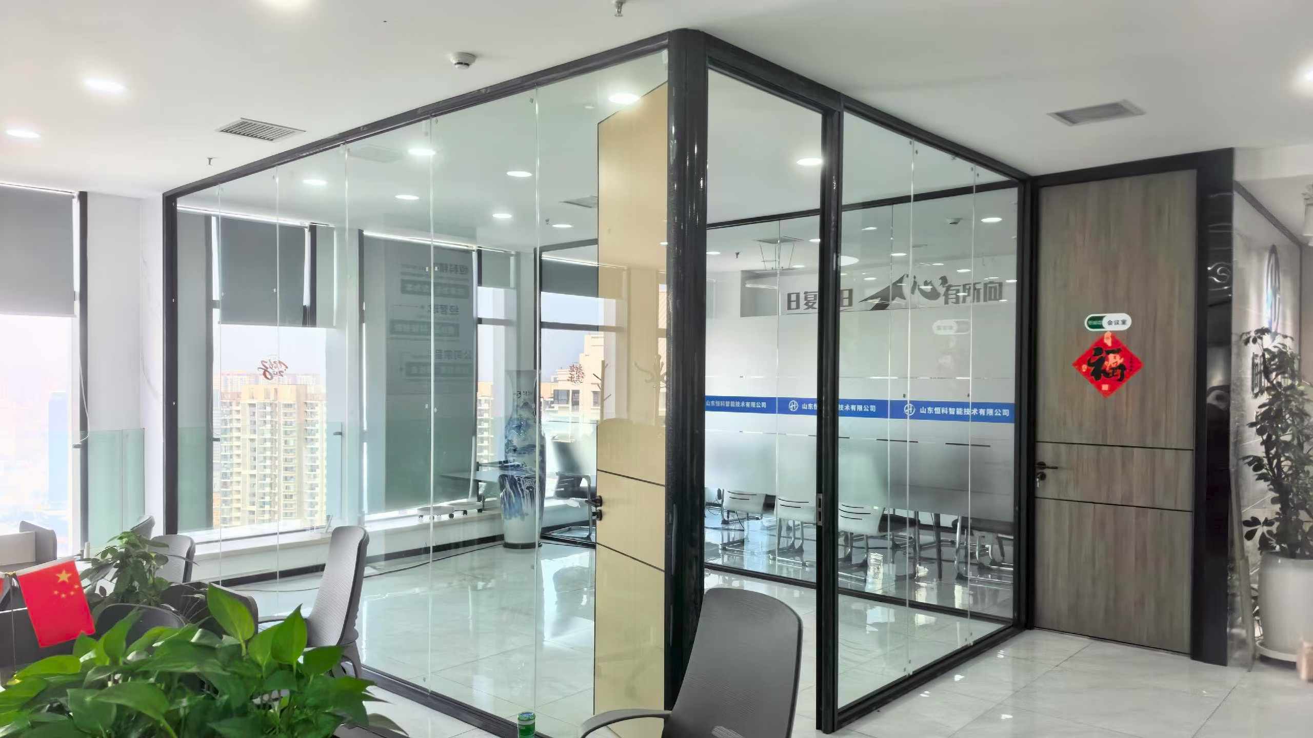 济南全景玻璃隔断厂家