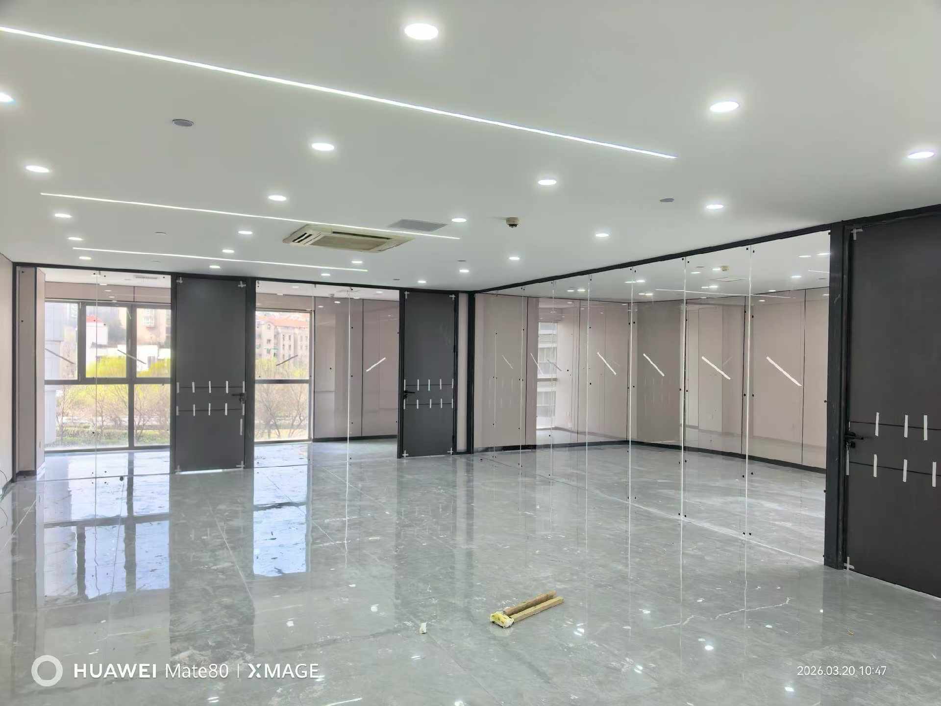 单层全景玻璃隔断定制