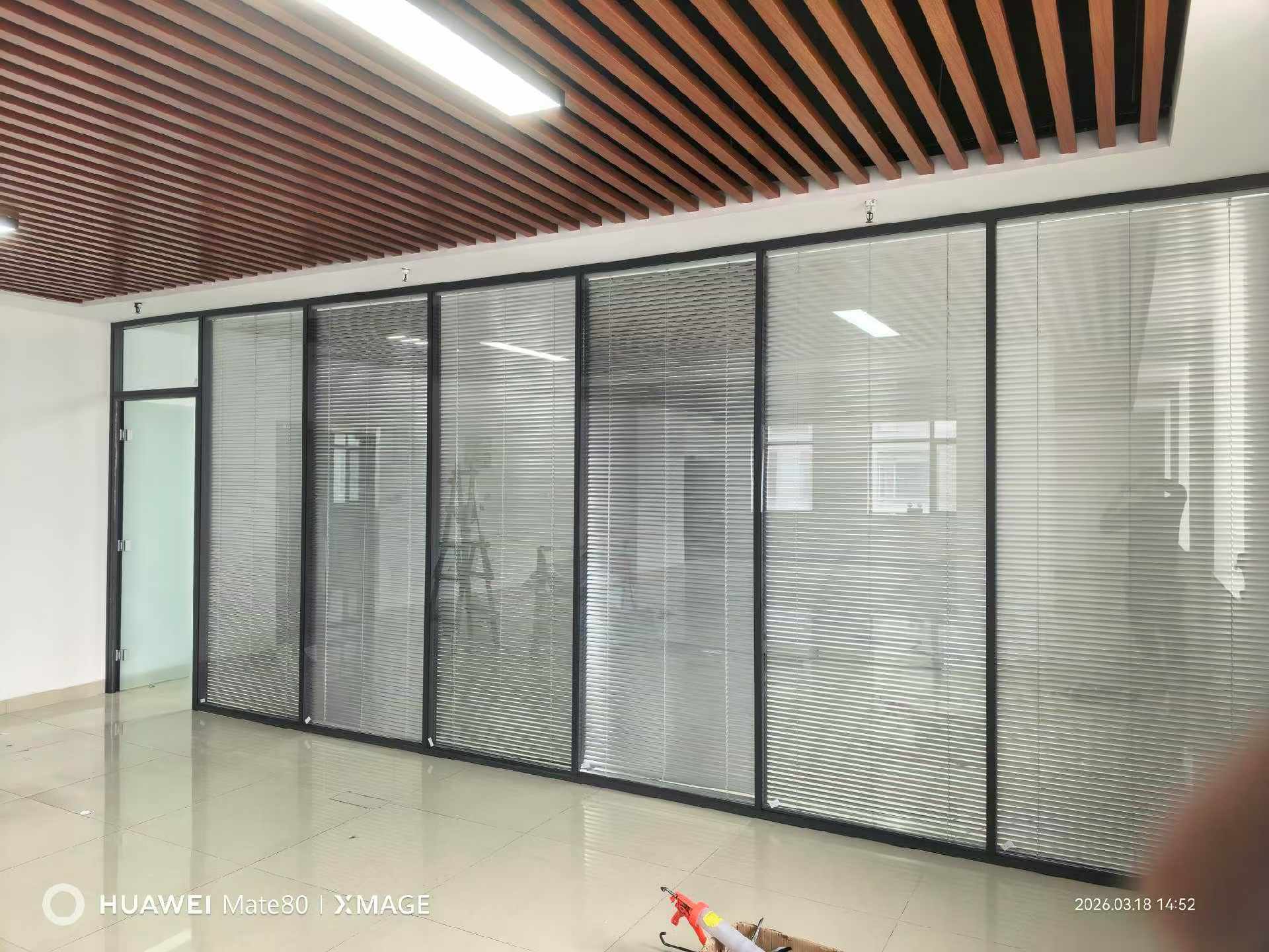 山东办公室玻璃隔断厂家