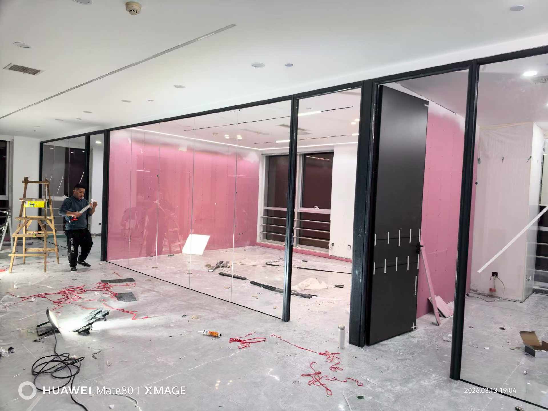 济南全景玻璃隔断厂家