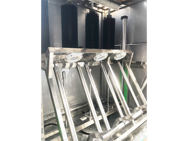 全自动三工位高压刷桶机