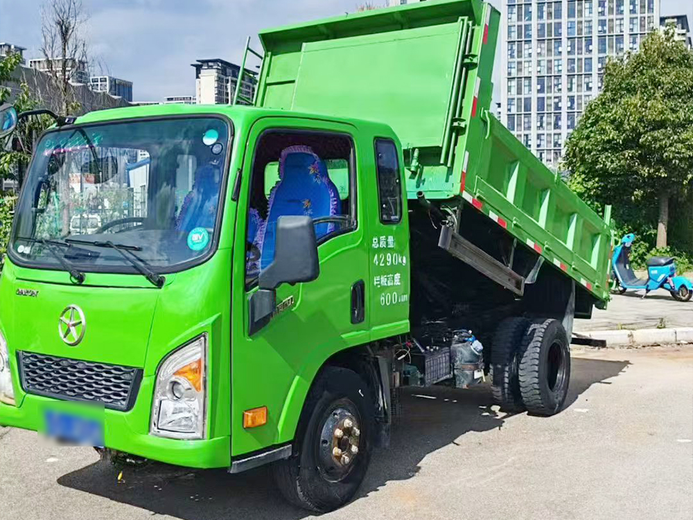 二手蓝牌自卸车1
