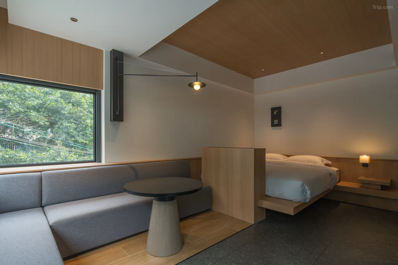 1mc1i12000dhy9gof5221_W_1280_853_R5