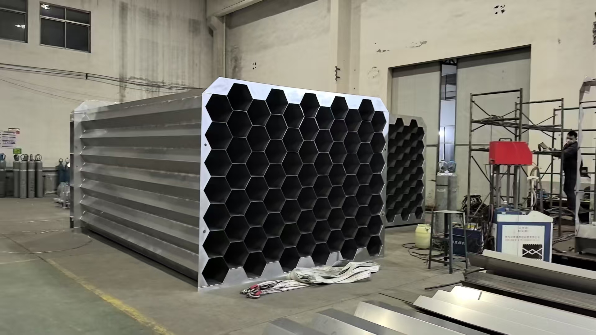 Anode tube