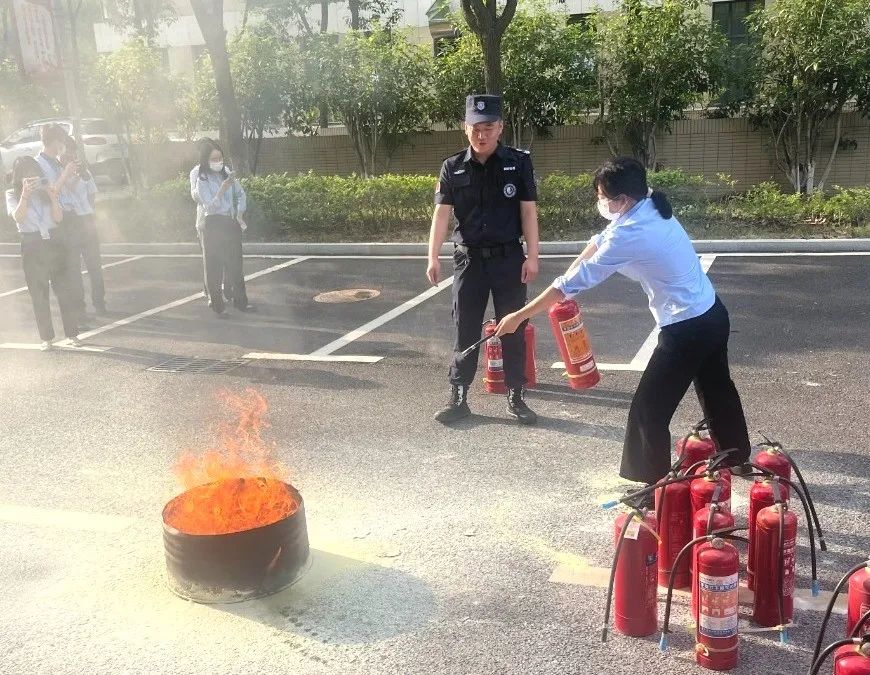 湖北银行培训中心2025年安全生产月消防培训