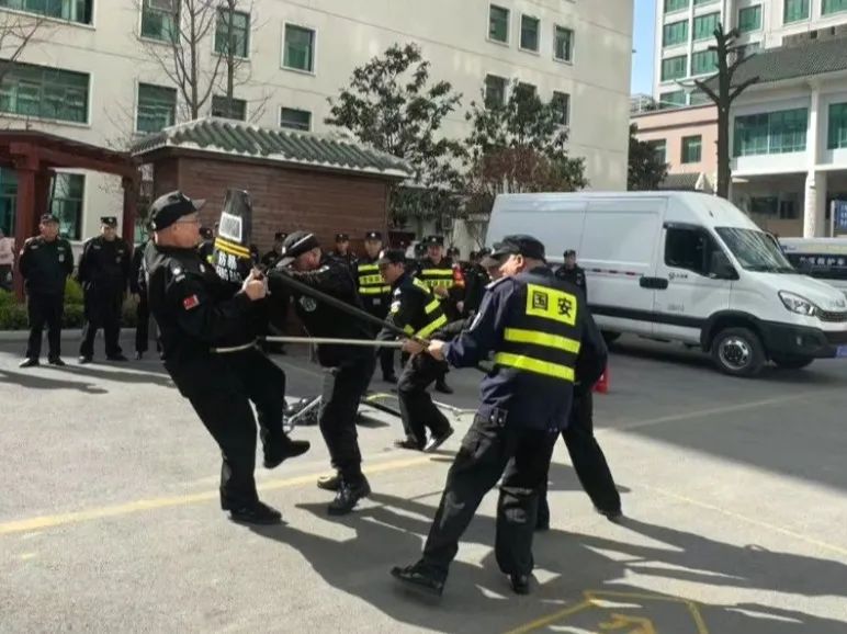 国安集团襄阳分公司与屏襄门派出所携手共筑中医医院安全防护新篇章