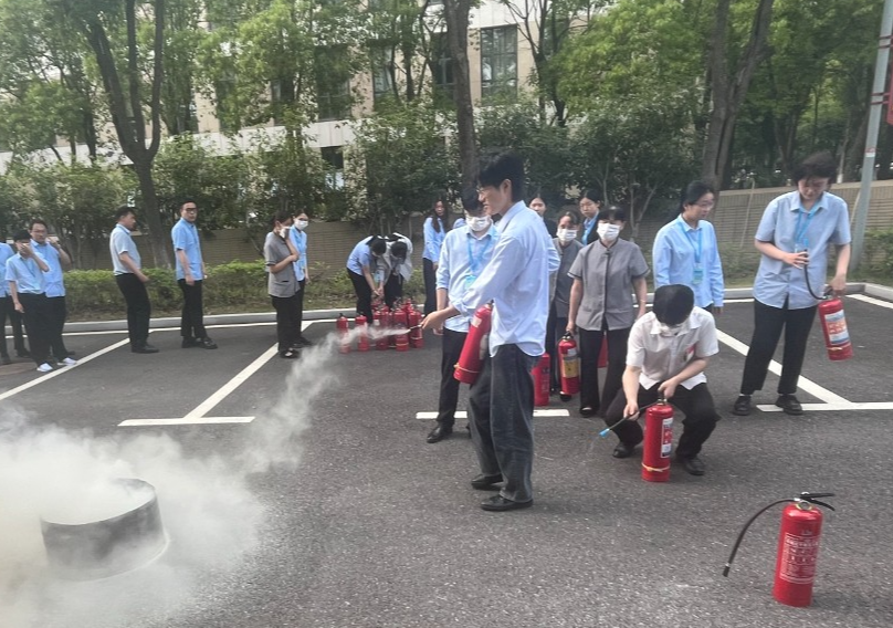 湖北银行培训中心2025年安全生产月消防培训