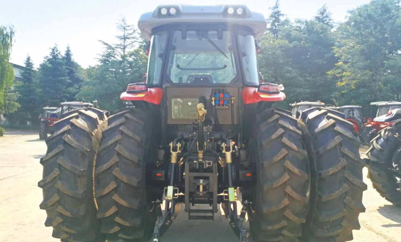 LTS2004/LTS2204/LTS2404/LTS2604-拖拉机
