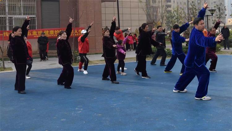 02-2019年为臻鸿生物培训五禽戏