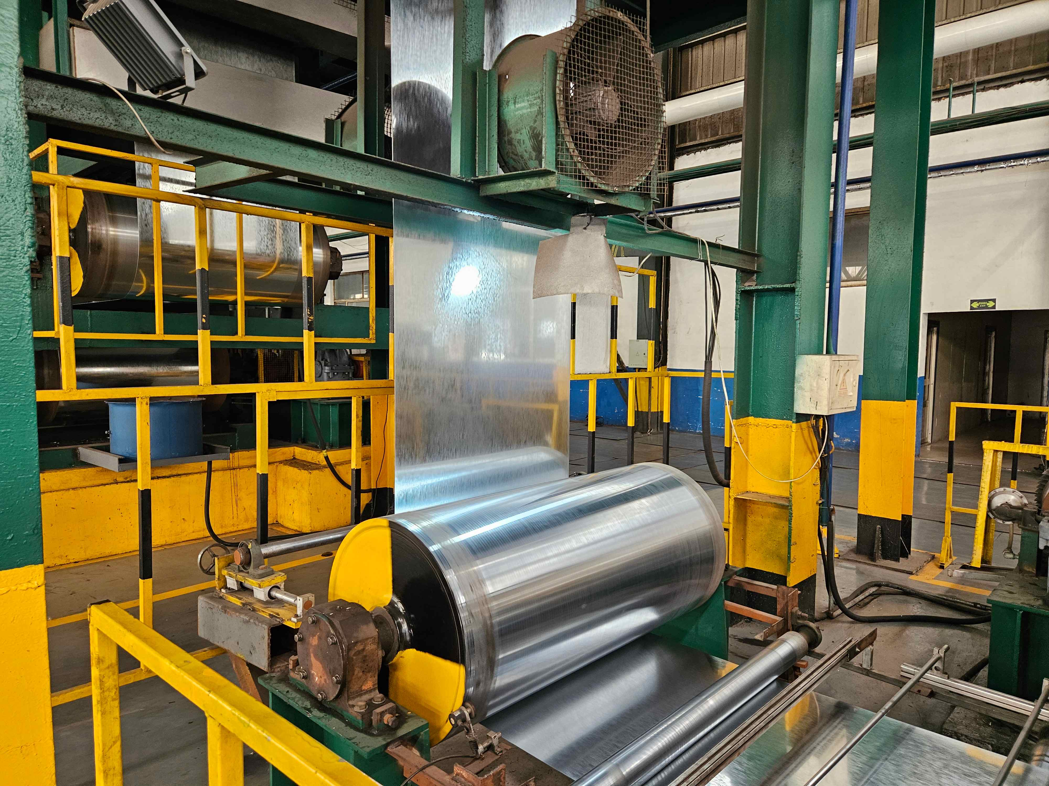 Flower-patterned galvanized coil
