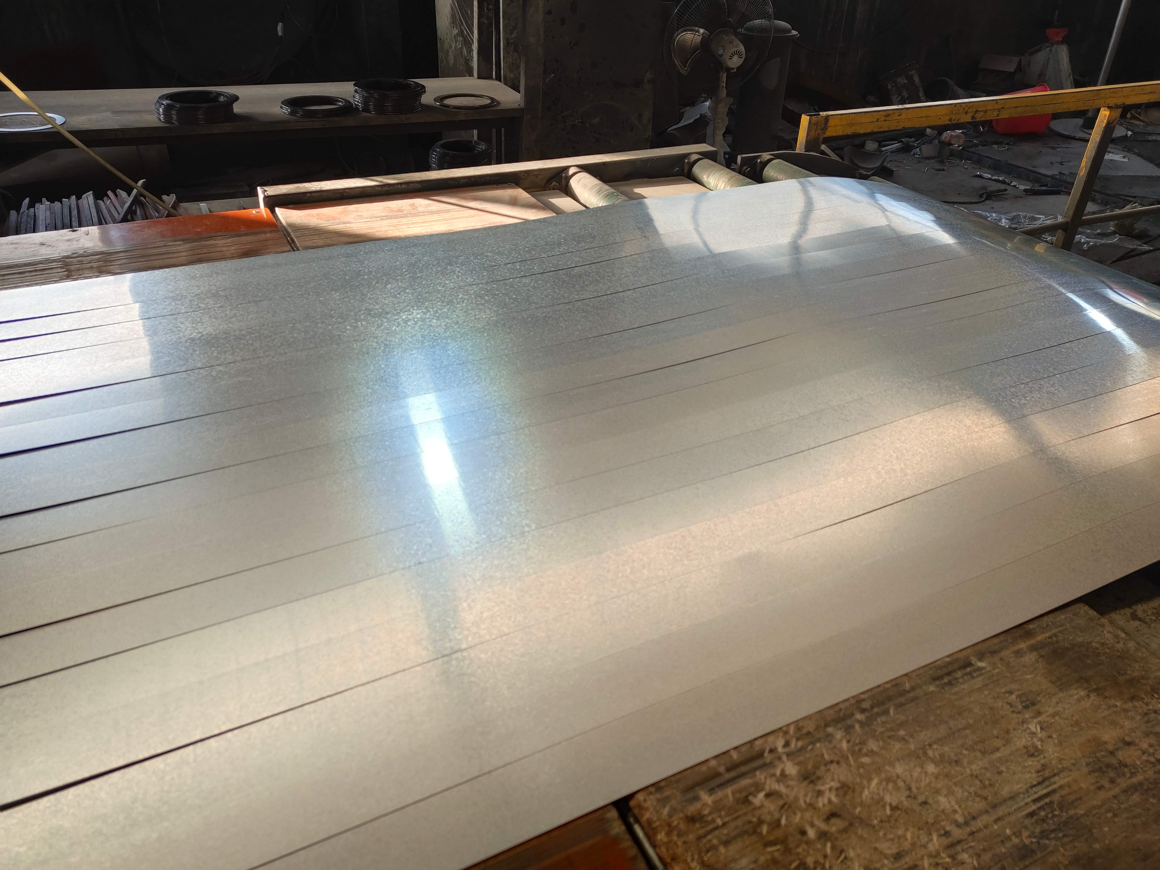 Zero-spangle galvanized steel strip