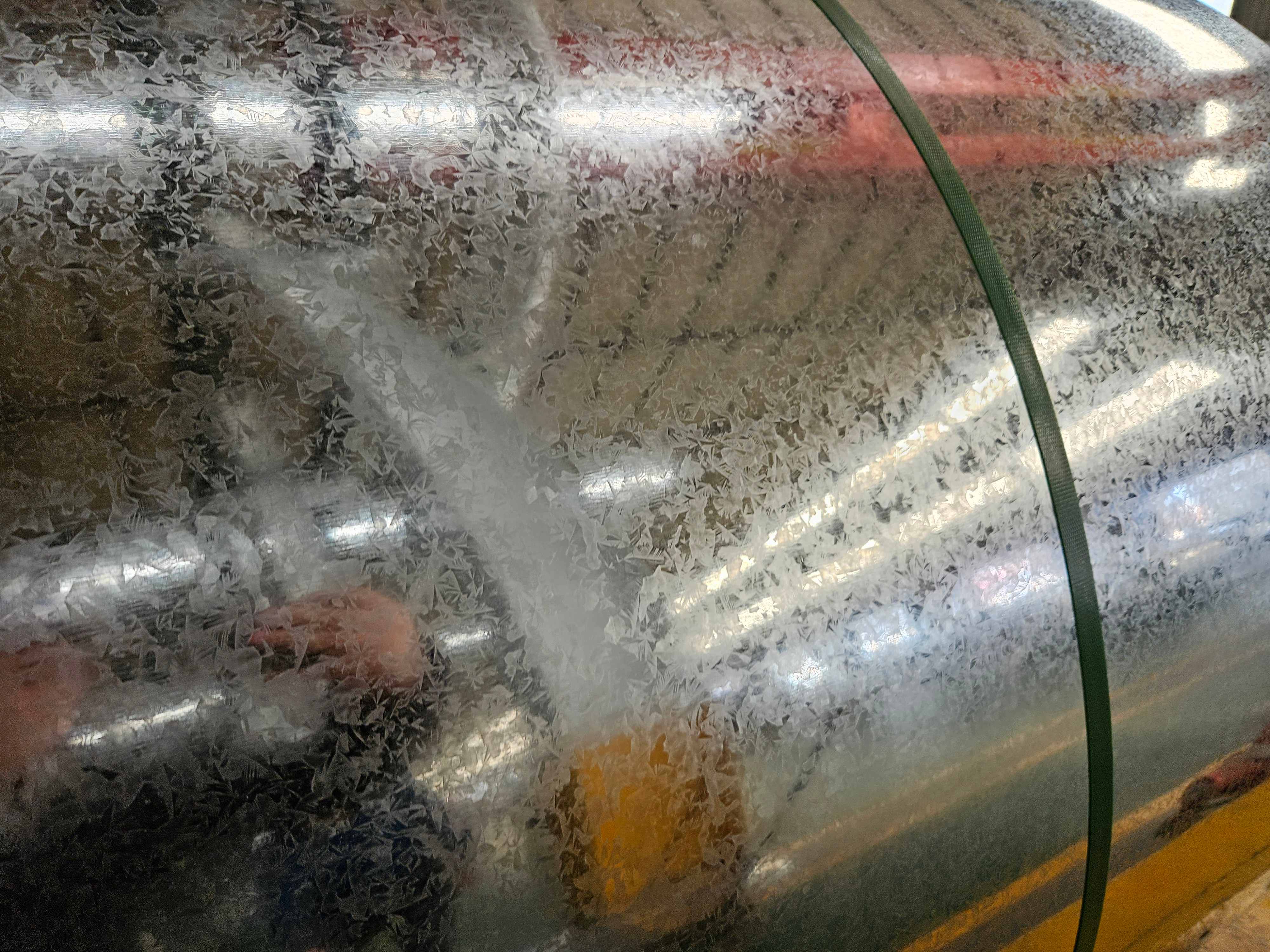 Flower-patterned galvanized coil