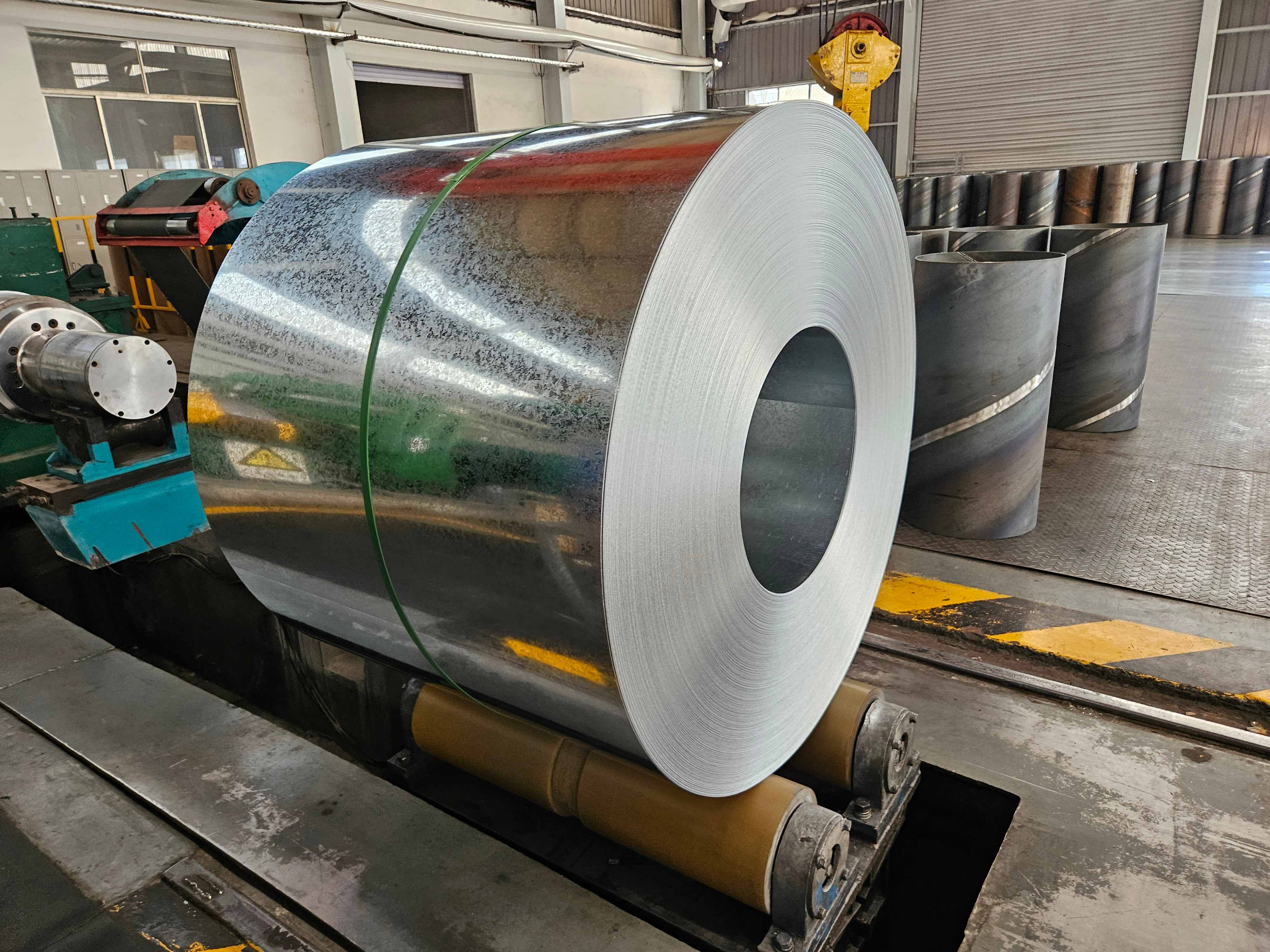 Flower-patterned galvanized coil