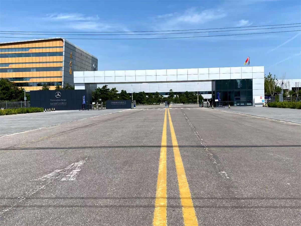 北京奔驰正门1(1)