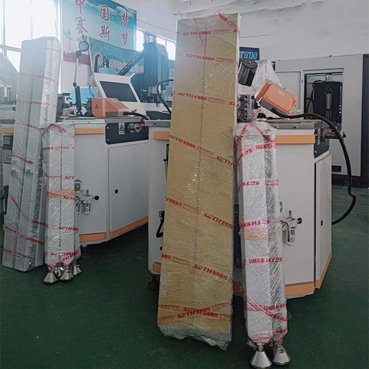 Aluminum door and window sinking digital blade single head angle assembly machine