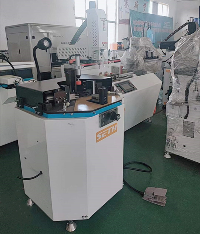 Aluminum door and window sinking digital blade single head angle assembly machine