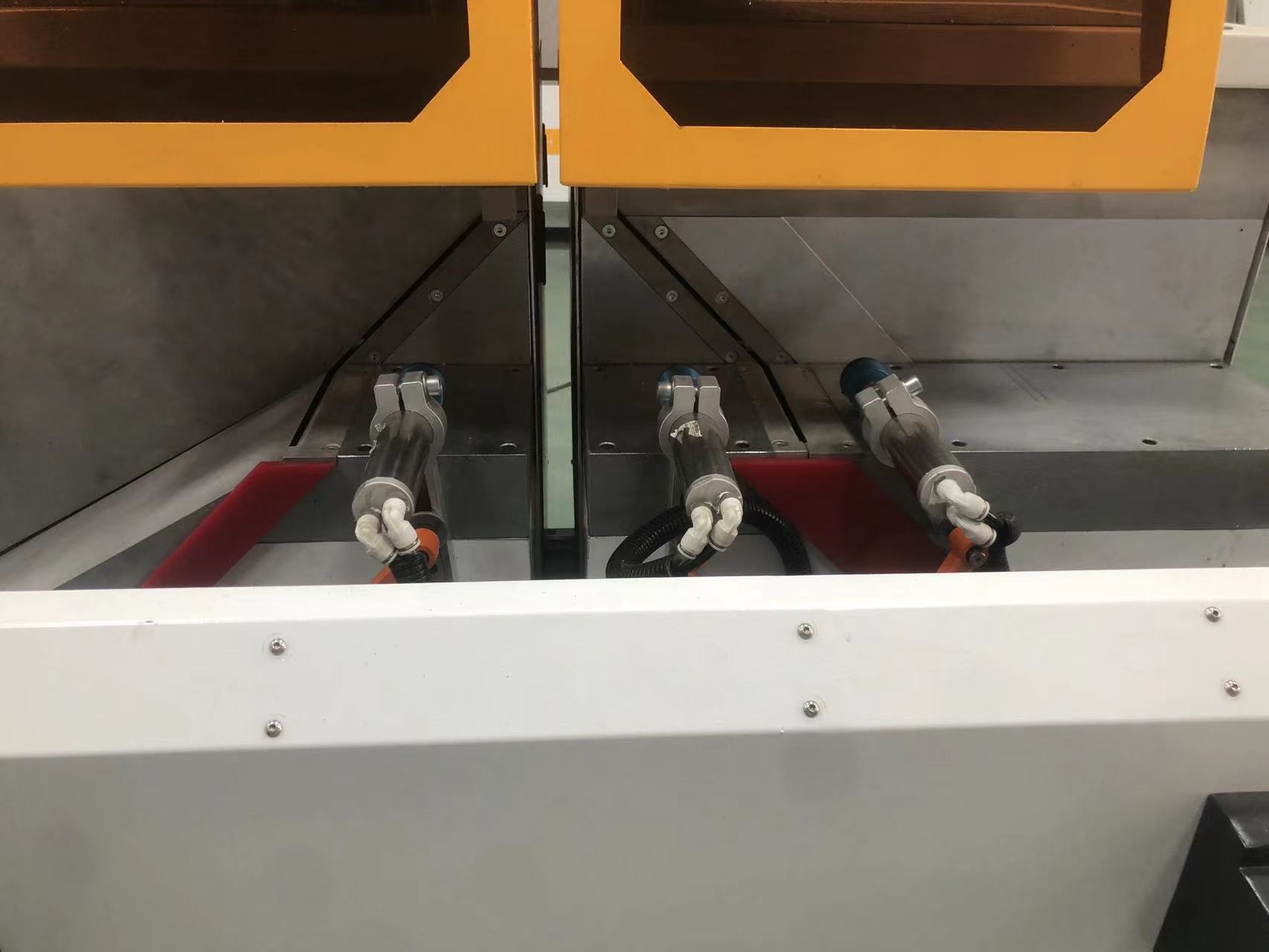 Heavy CNC high-precision double head 45 ° precision cutting saw for aluminum profiles