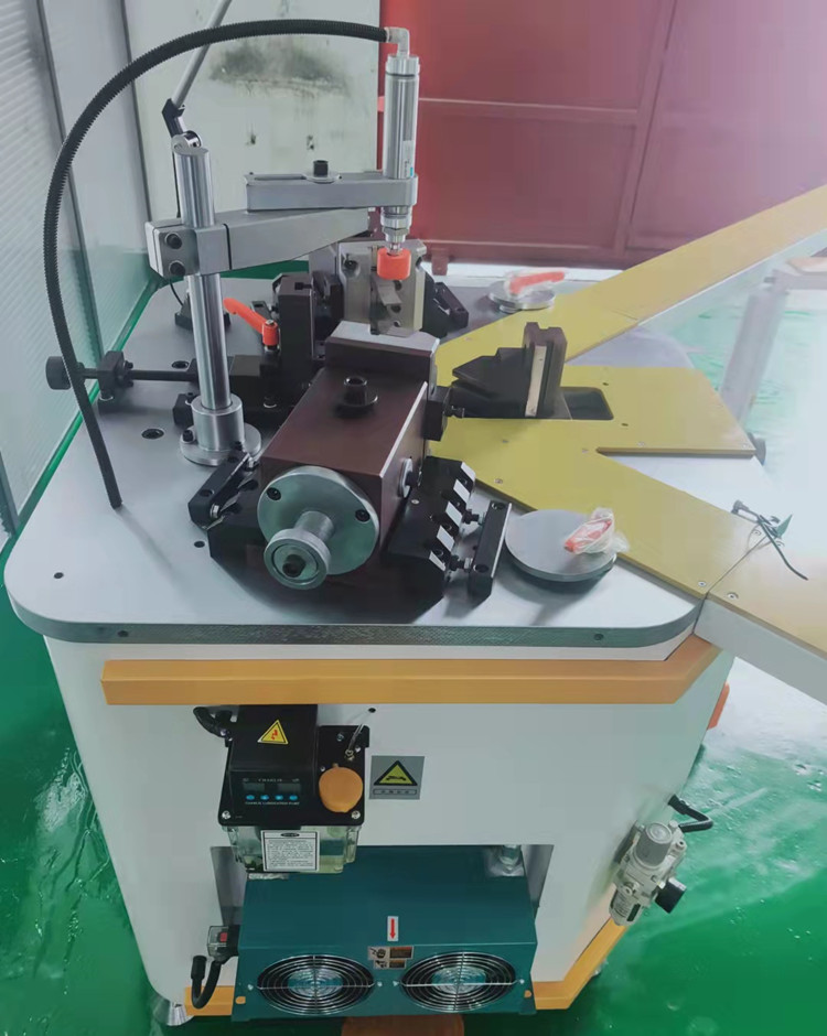 Single Head Corner Crimping Machine for Aluminum Profile Win-door
