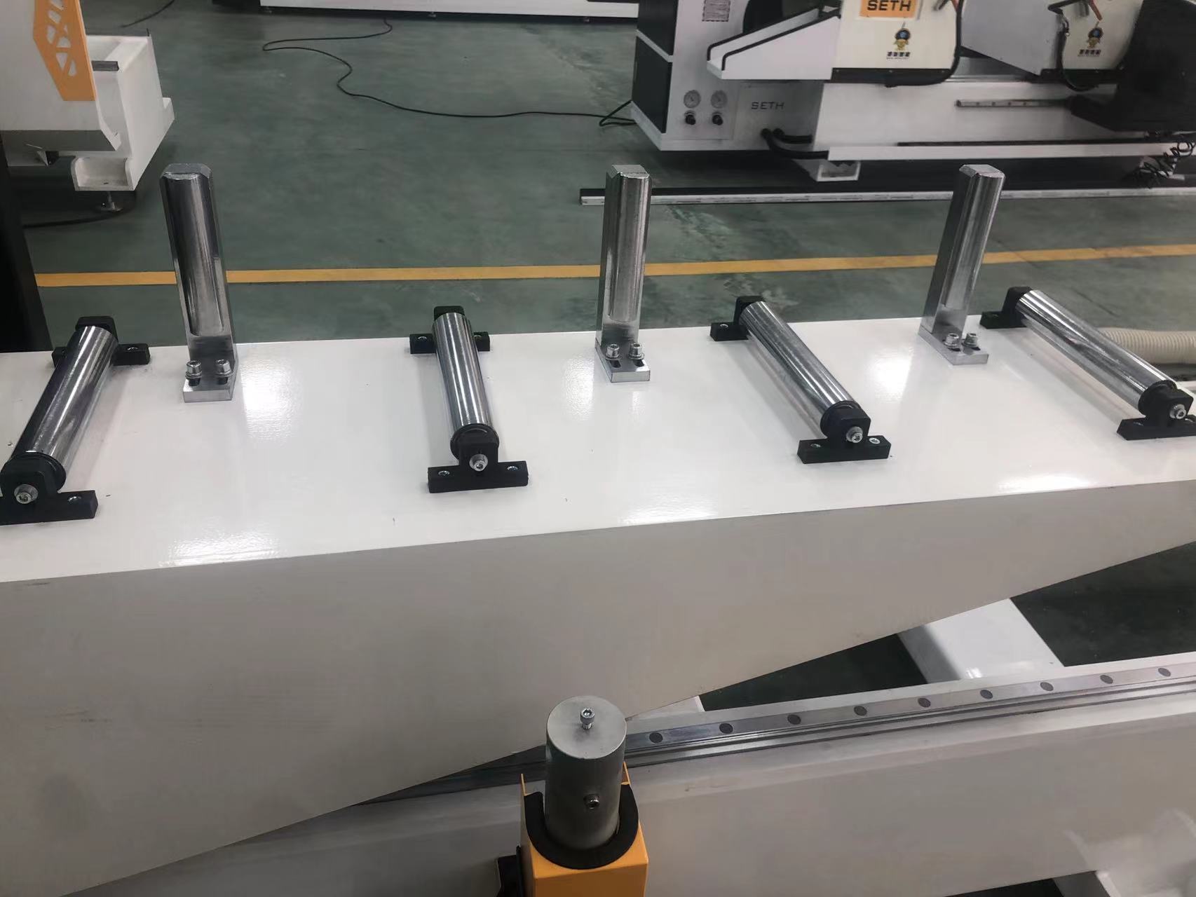 CNC double head precision cutting saw for aluminum profiles at any angle
