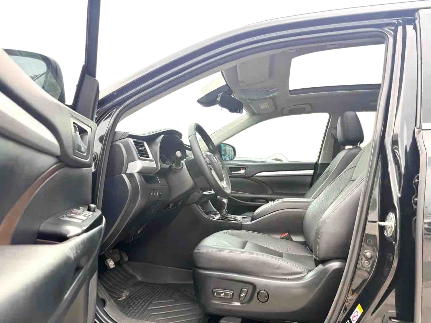 Toyota Highlander 2019 Toyota Highlander 2.0T 4WD Prestige Edition 7-seater automatic transmission